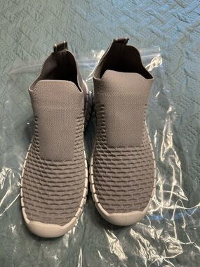 Danskin Gray Knit Slip-On Sneakers